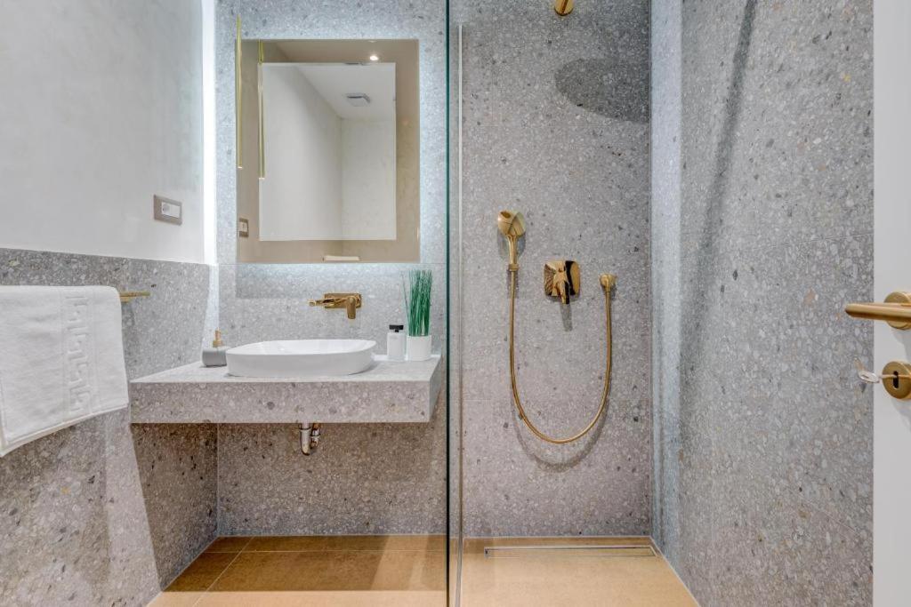 Beachfront Apartment Split Kültér fotó
